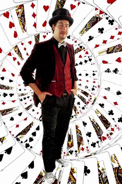 Magician Chris Yantek
